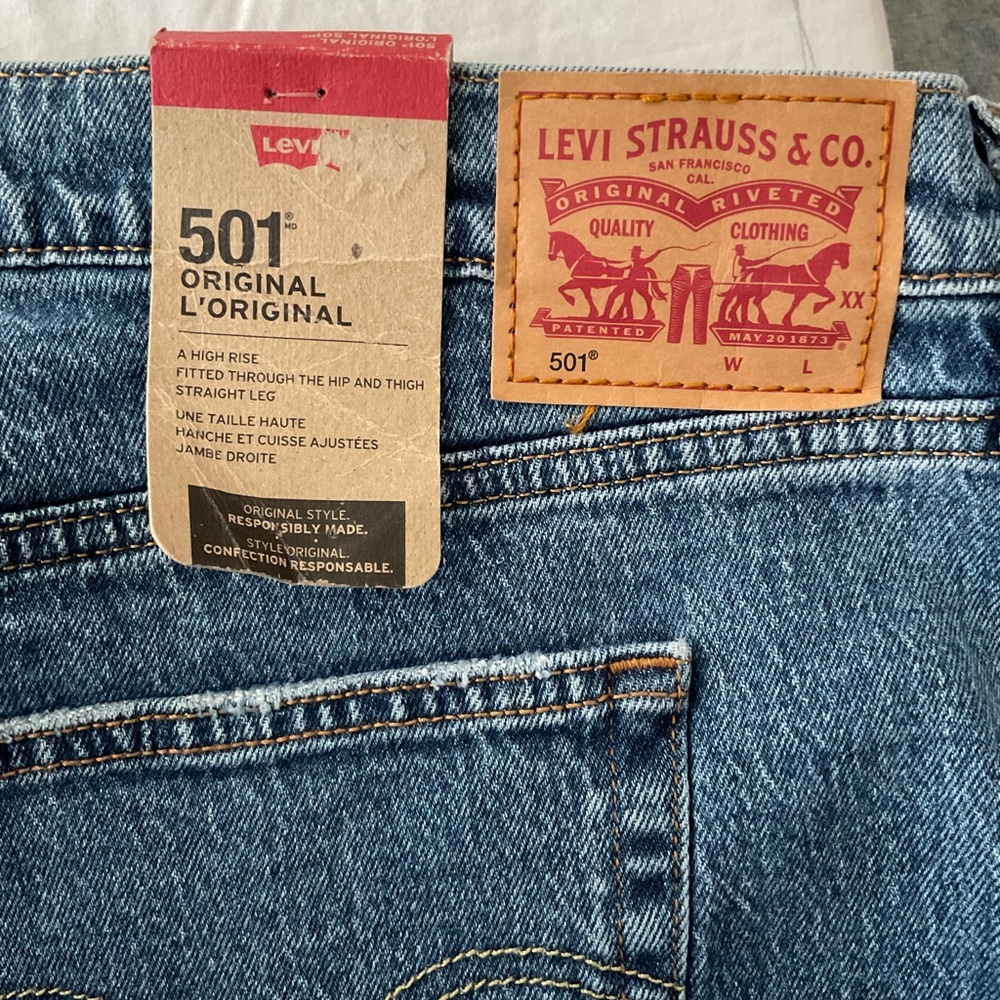 LEVI’S 501’s - Picture 2 of 4